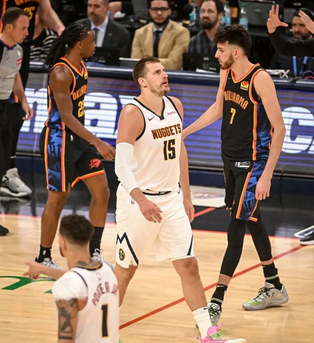 清晨皇家社会备战NBA季后赛；主帅复盘细节曝光；悬念犹存；资深球员宣示担当的简单介绍