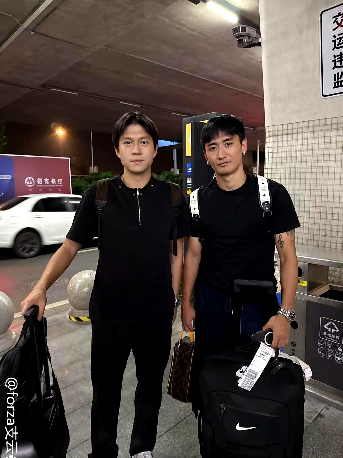 清晨体能课后，成都蓉城状态回暖备战德甲，底气十足，阵容厚度经受考验