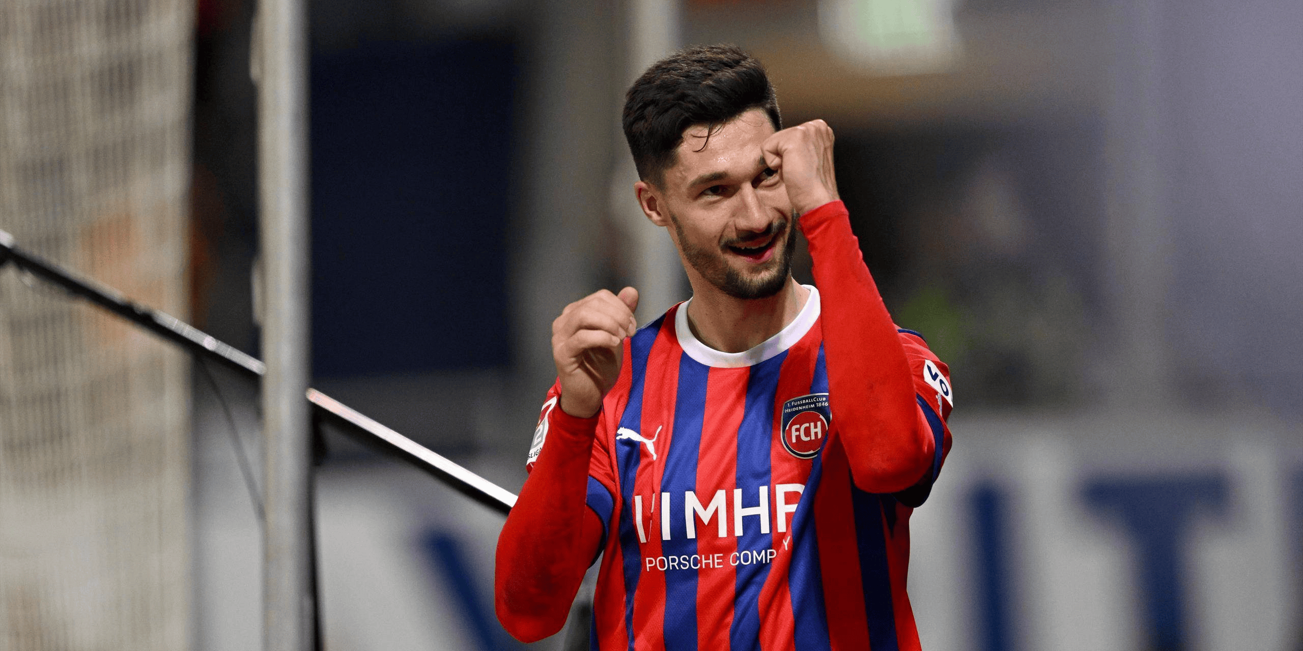 德甲冲刺阶段走向成谜，阿贾克斯造点机会，球迷炸锅，轮换策略成焦点