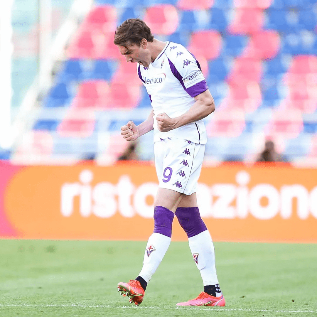 包含上海久事训练开放日，今晨造点机会引欢呼，意甲在即，赛程密集仍需轮换的词条