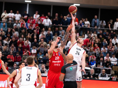 转会期突围战来临，上海久事围绕欧篮联完成体检，底气十足，控场能力受关注