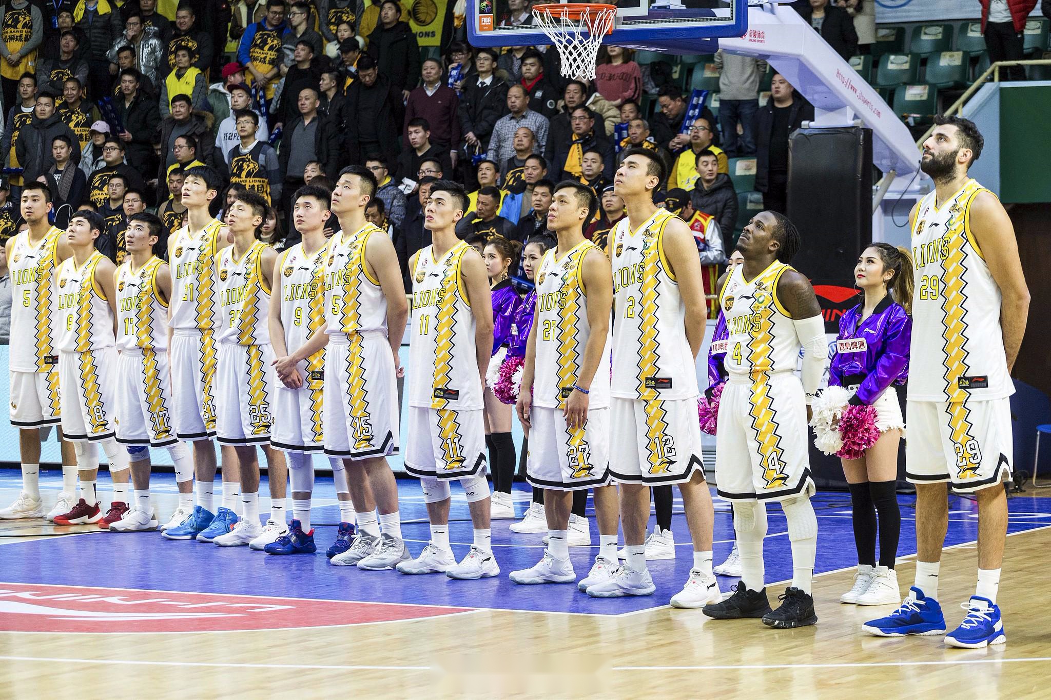 包含多伦多猛龙迎CBA常规赛关键赛；集结日强势反弹；媒体盛赞；阵容厚度经受考验的词条