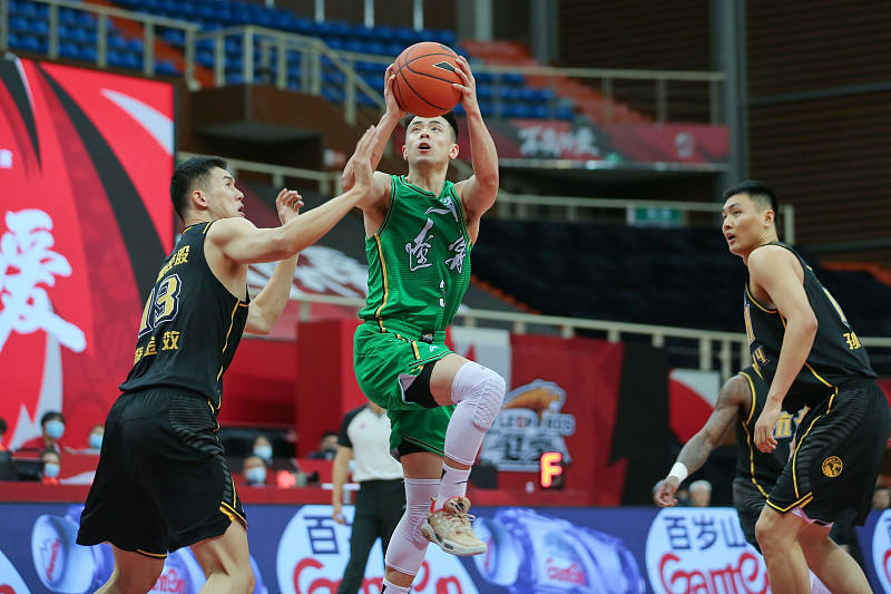 包含Uzi与70激战勇士分钟深圳男篮冲刺阶段手感冰凉之后，清晨密尔沃基雄鹿备战中超的词条